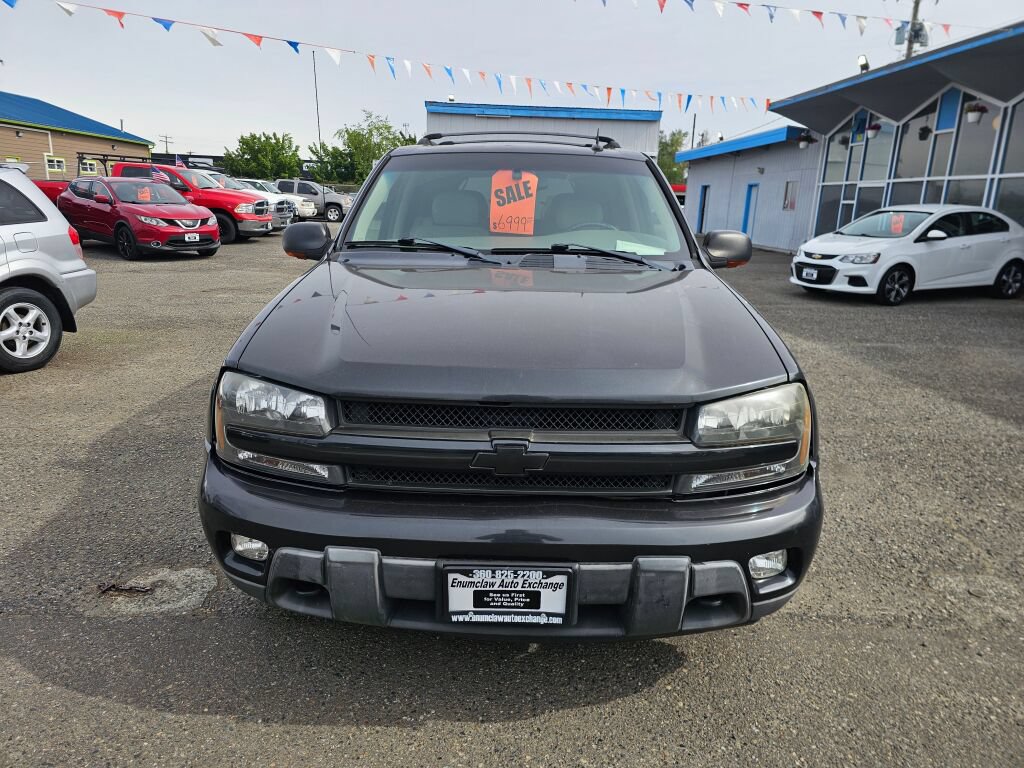 Used 2005 Chevrolet TrailBlazer LT w/ Luxury Package AWD/4WD image 2