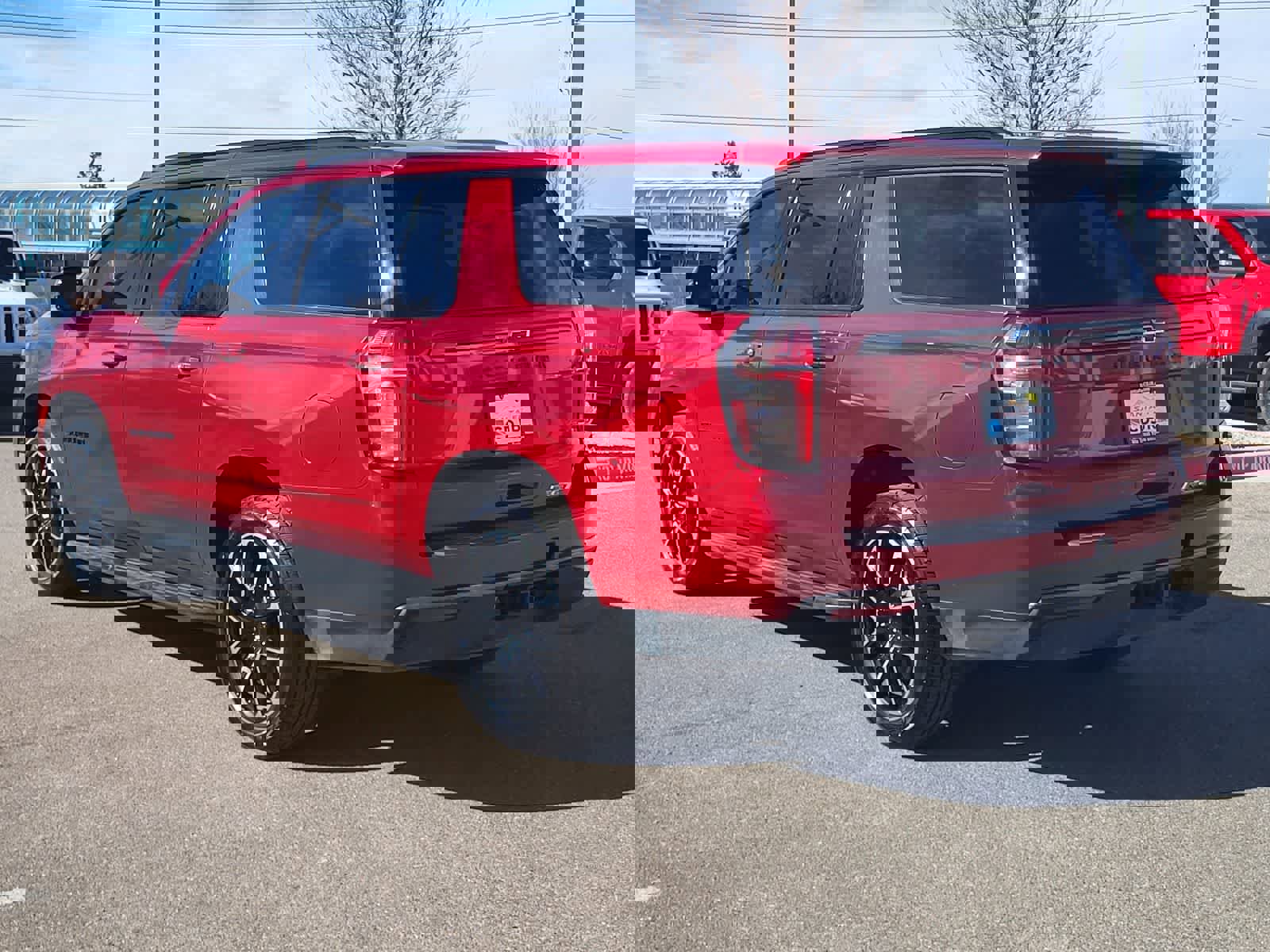 Used 2022 Chevrolet Suburban RST w/ Luxury Package image 7