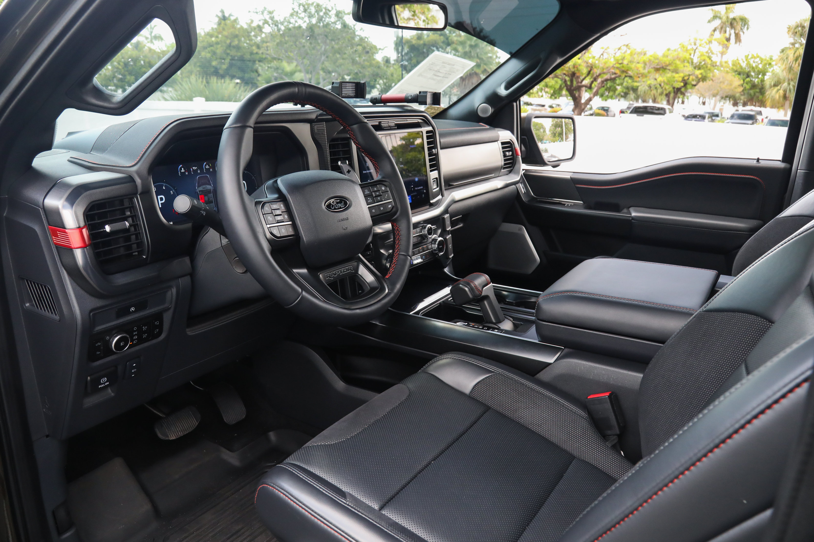 Used 2025 Ford F150 Raptor AWD/4WD image 17