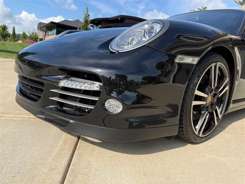 Used 2011 Porsche 911 Turbo AWD/4WD image 38