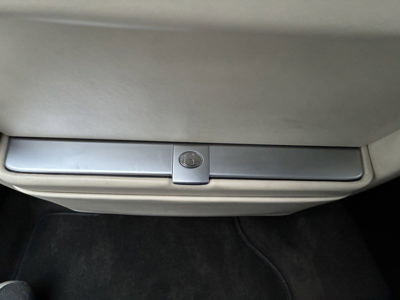 Used 2015 Bentley Flying Spur V8 image 33