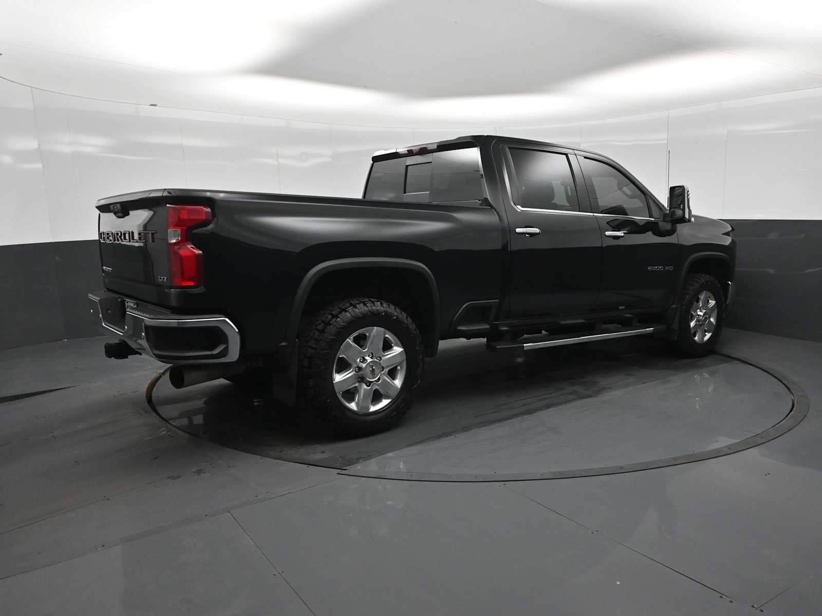 Used 2020 Chevrolet Silverado 2500 LTZ w/ LTZ Plus Package image 9