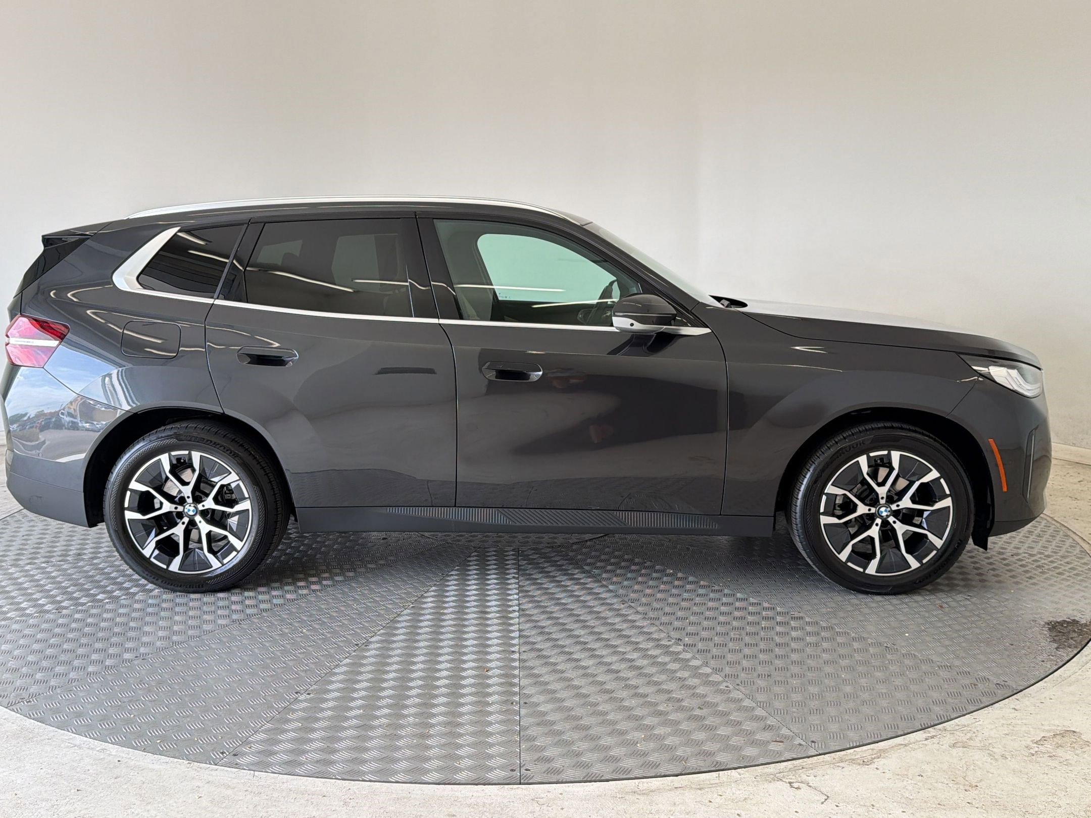 Used 2025 BMW X3 xDrive30i w/ Premium Package image 8