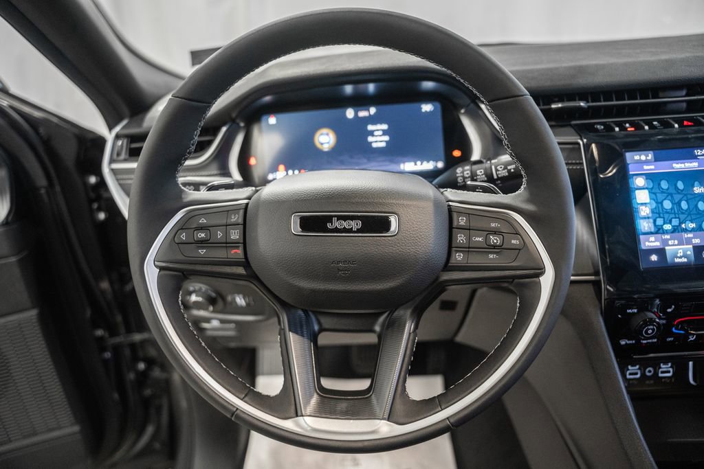 New 2025 Jeep Grand Cherokee Laredo X w/ Luxury Tech Group I image 28