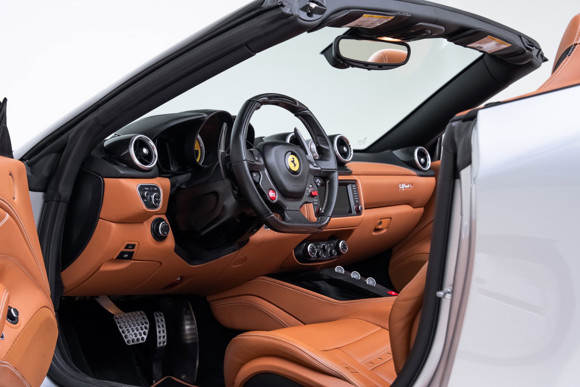 Used 2016 Ferrari California T image 2