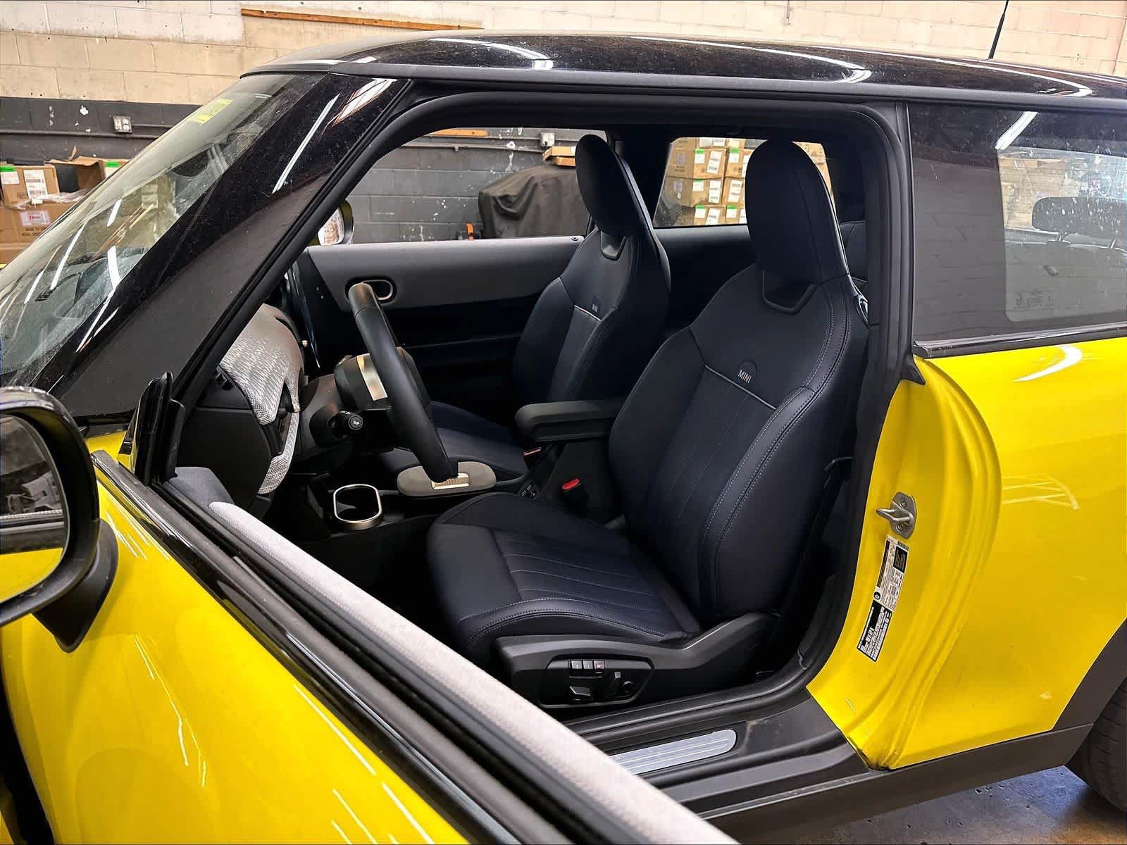 Used 2025 MINI Cooper S FWD image 27
