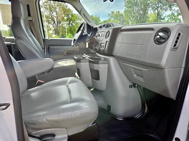 Used 2014 Ford E-350 and Econoline 350 XL w/ Power Windows & Locks Group RWD image 8