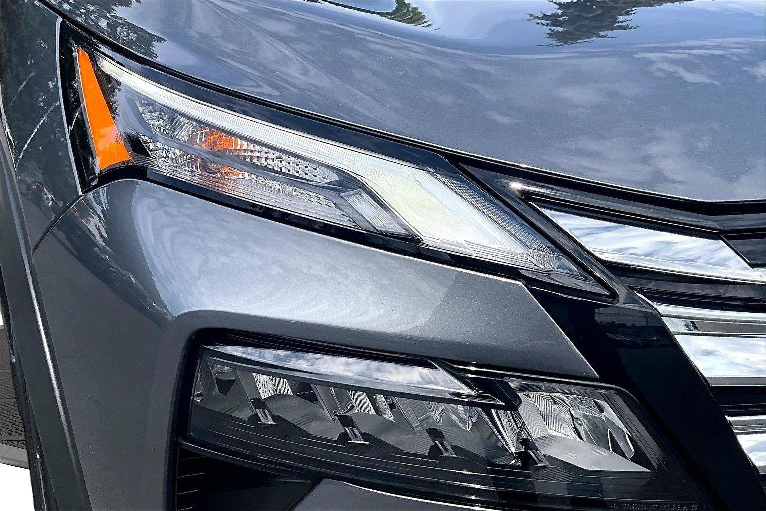 Used 2026 Nissan Rogue SV w/ Cold Weather Package AWD/4WD image 32