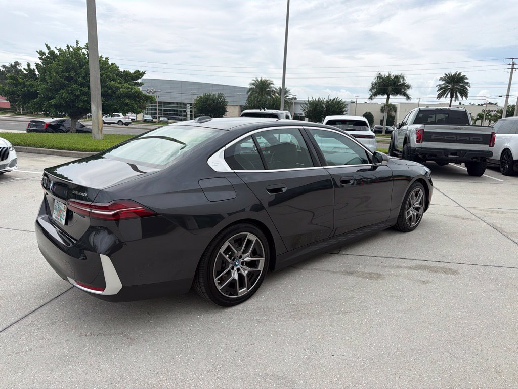 Used 2024 BMW i5 eDrive40i w/ Premium Package RWD image 7