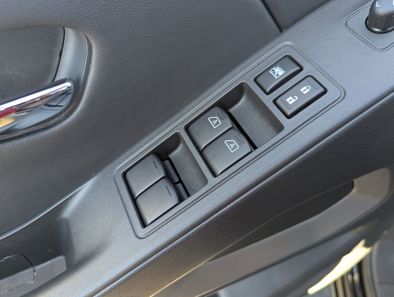 New 2026 Nissan Frontier SV w/ All-Weather Content Package image 13