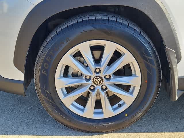 Used 2023 Toyota Corolla Cross LE AWD/4WD image 13