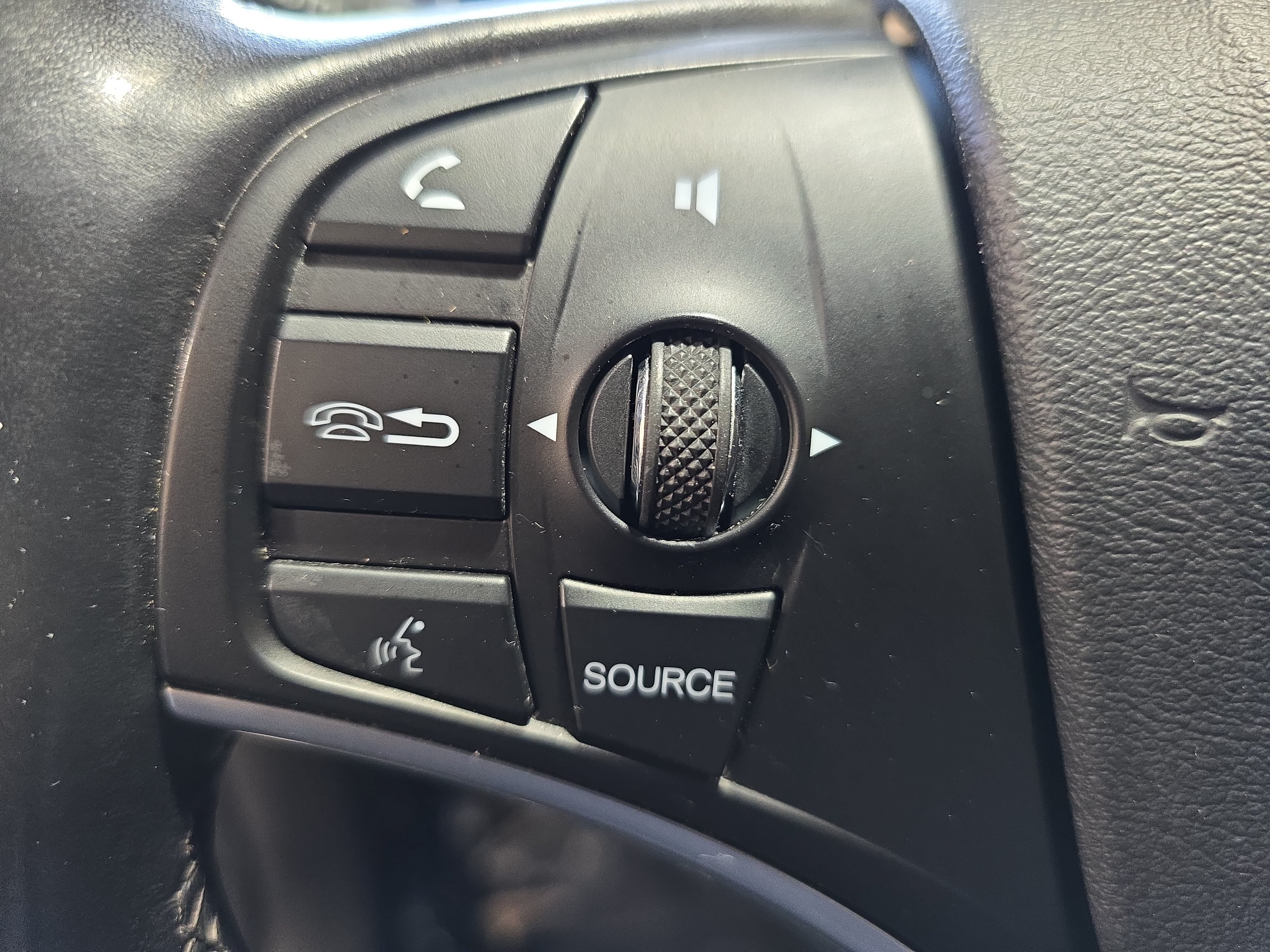 Used 2020 Acura MDX FWD image 44