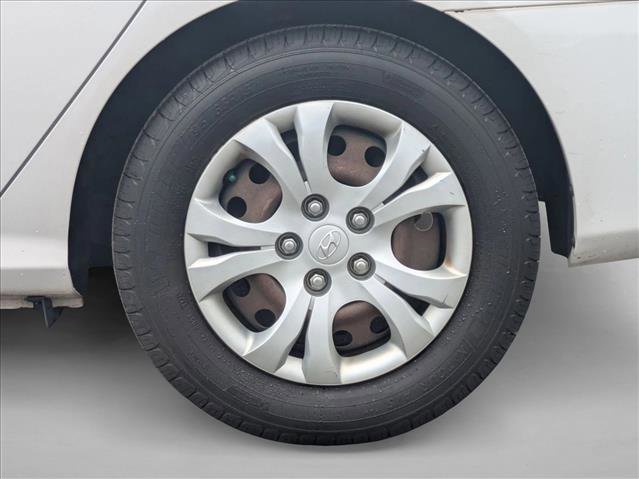 Used 2010 Hyundai Elantra GLS FWD image 21