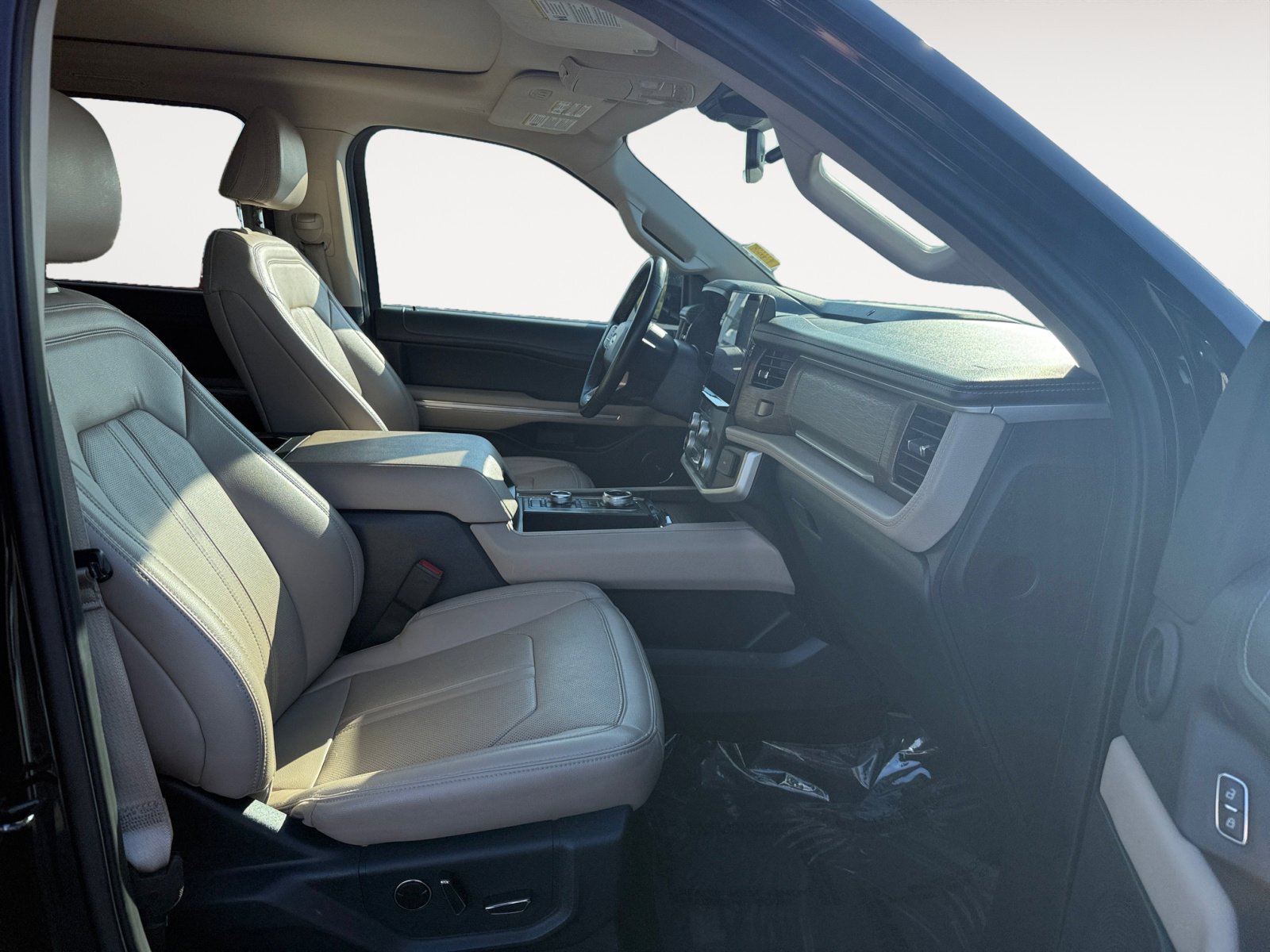 Used 2023 Ford Expedition Max Limited image 19
