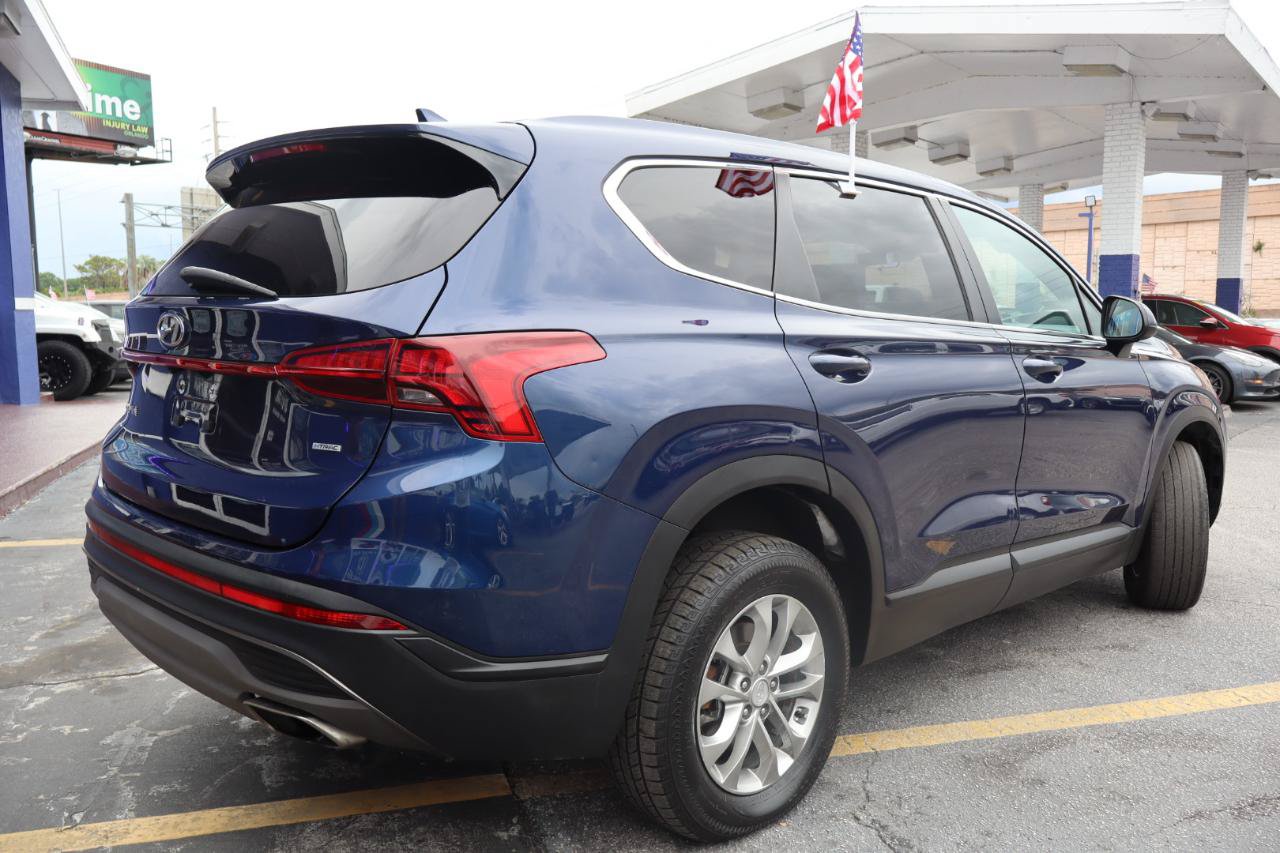 Used 2021 Hyundai Santa Fe SE AWD/4WD image 3