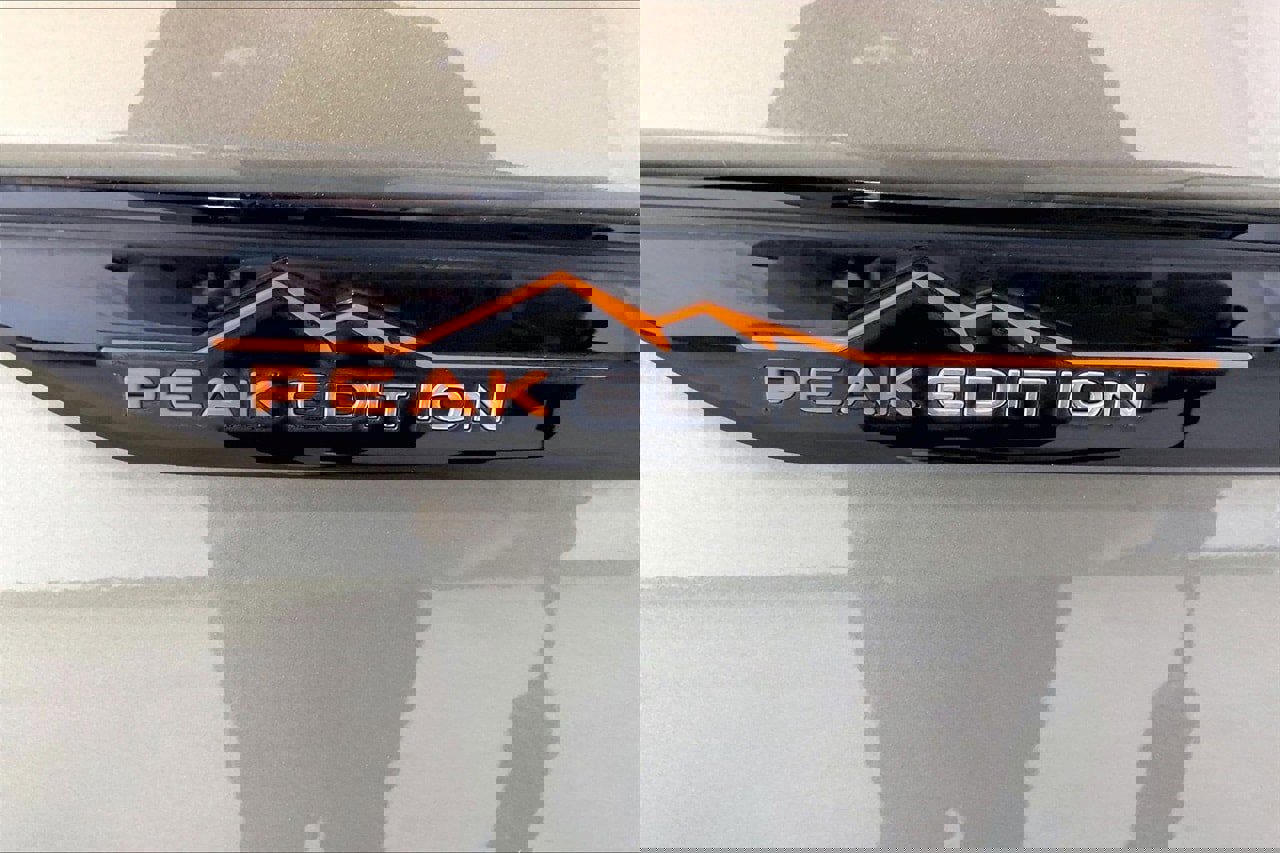 Used 2024 Volkswagen Atlas Peak Edition SE image 31