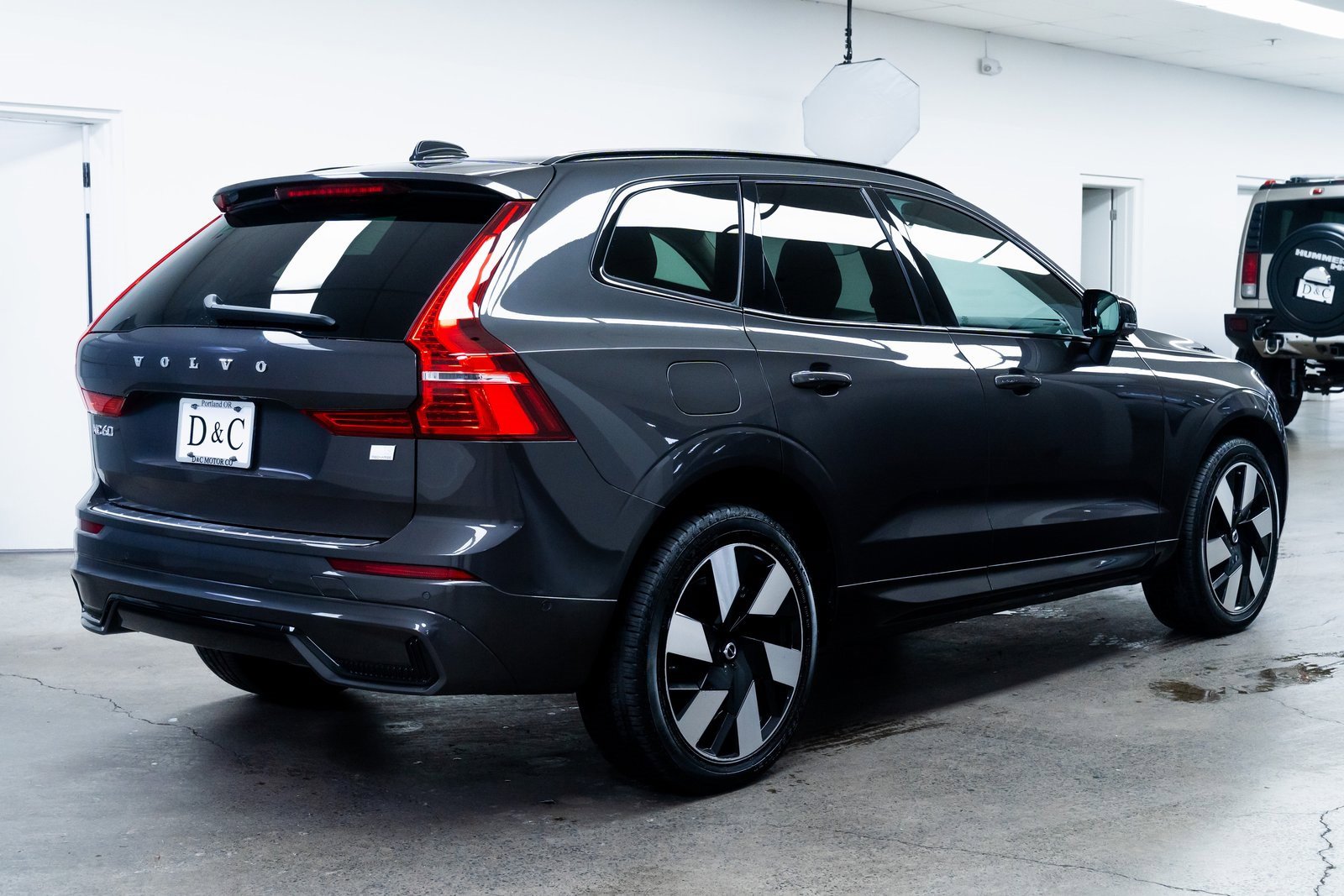 Used 2024 Volvo XC60 T8 Plus w/ Protection Package Premier image 6
