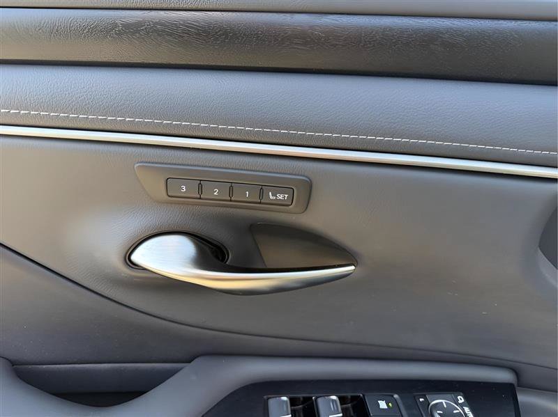 Used 2023 Lexus ES 350 w/ Premium Package FWD image 19