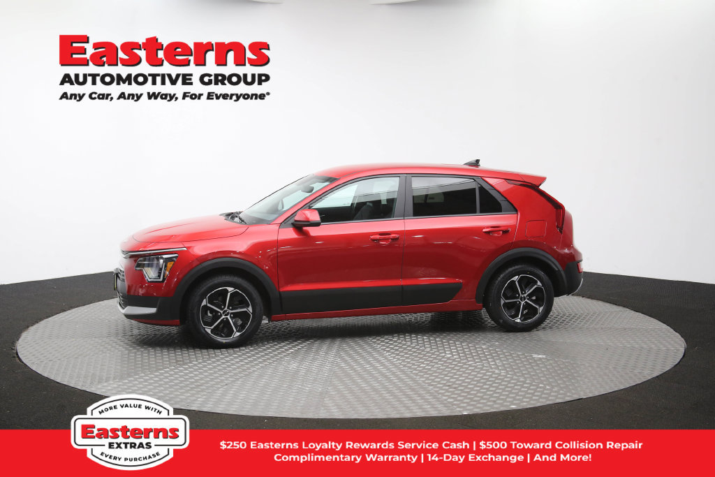Used 2025 Kia Niro LX FWD image 58
