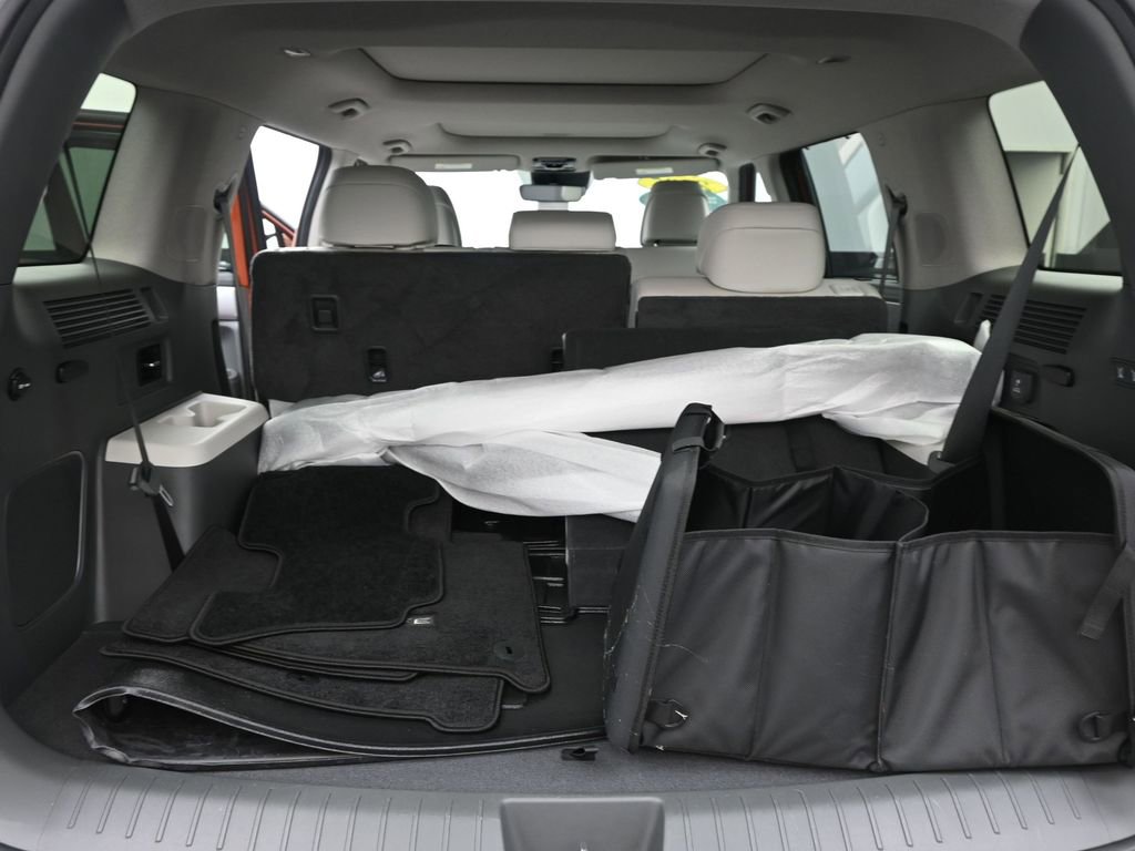 Used 2025 Hyundai Santa Fe Limited image 28