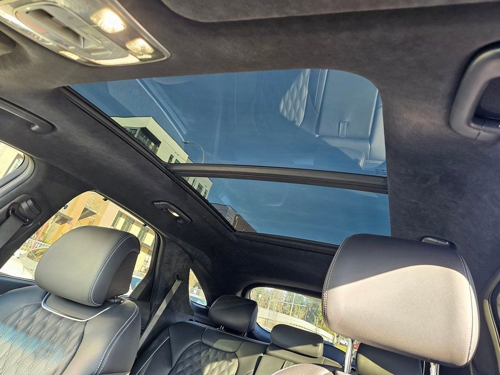 Certified 2025 Genesis GV70 3.5T Sport w/ Sport Prestige Package image 10