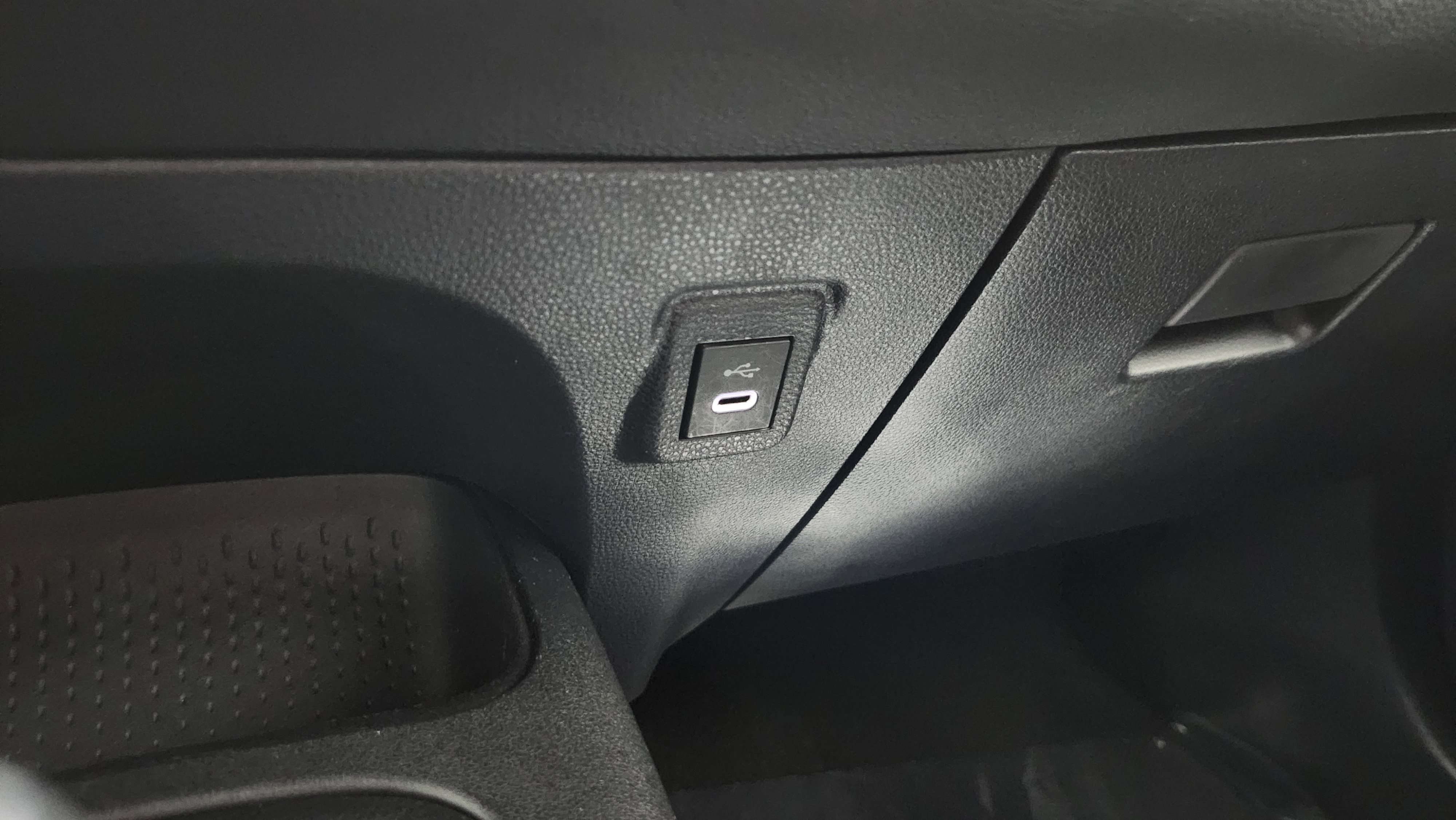 Used 2024 Toyota Corolla LE image 6