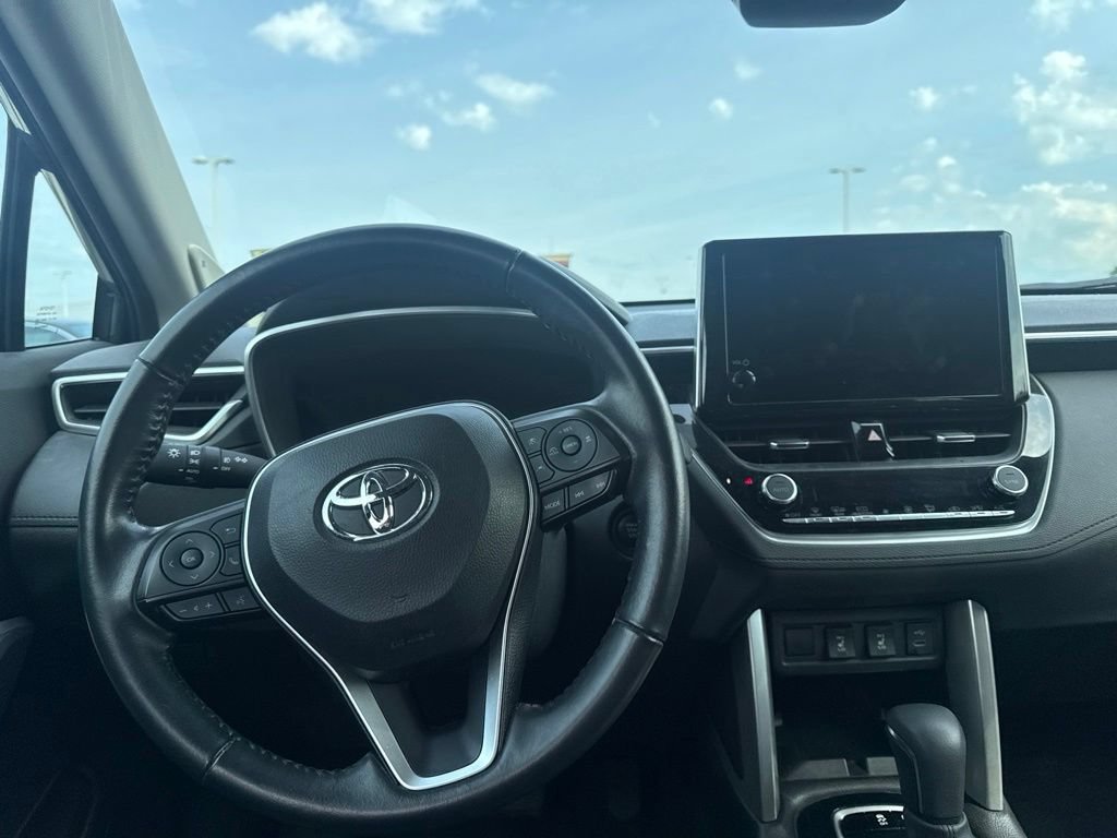 Used 2024 Toyota Corolla Cross XLE w/ Convenience Package AWD/4WD image 11