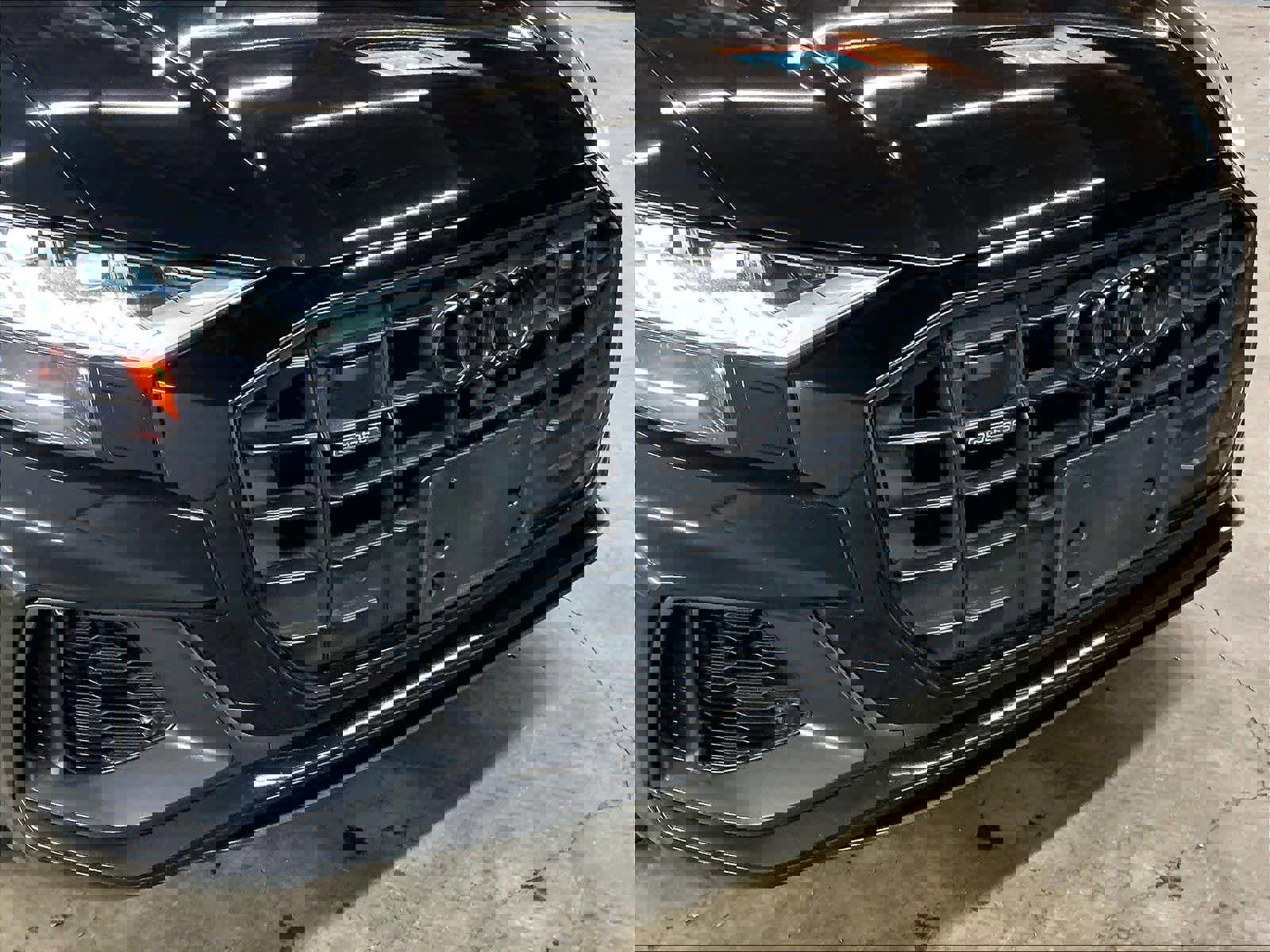 Used 2023 Audi Q8 Prestige w/ Prestige Package image 32