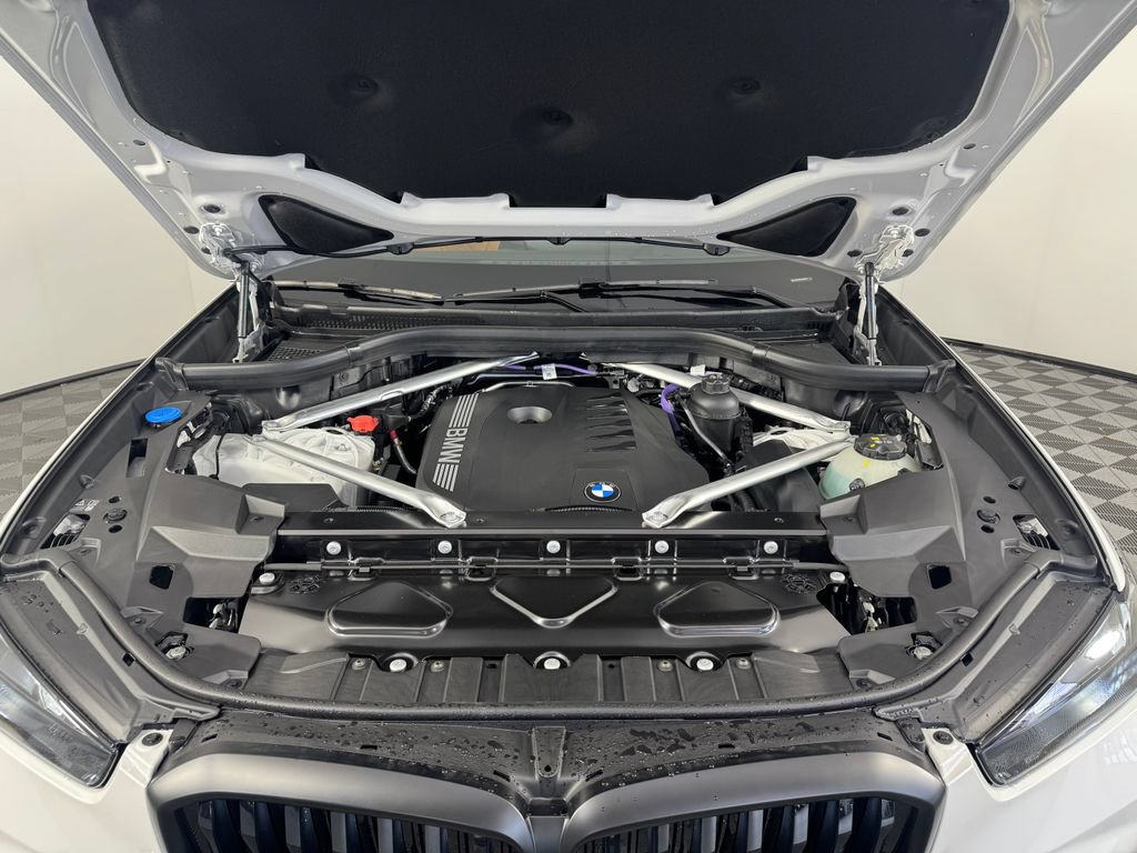 New 2026 BMW X5 xDrive40i w/ M Sport Package AWD/4WD image 18