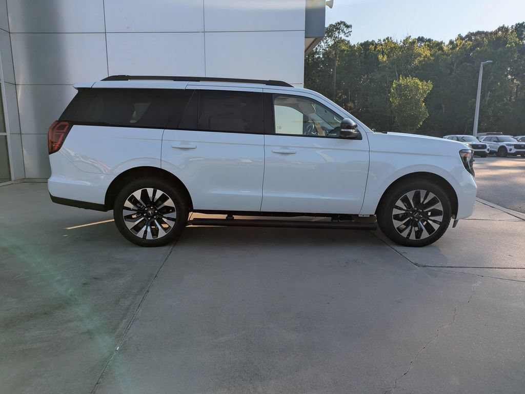 New 2027 Ford Expedition Platinum AWD/4WD image 3