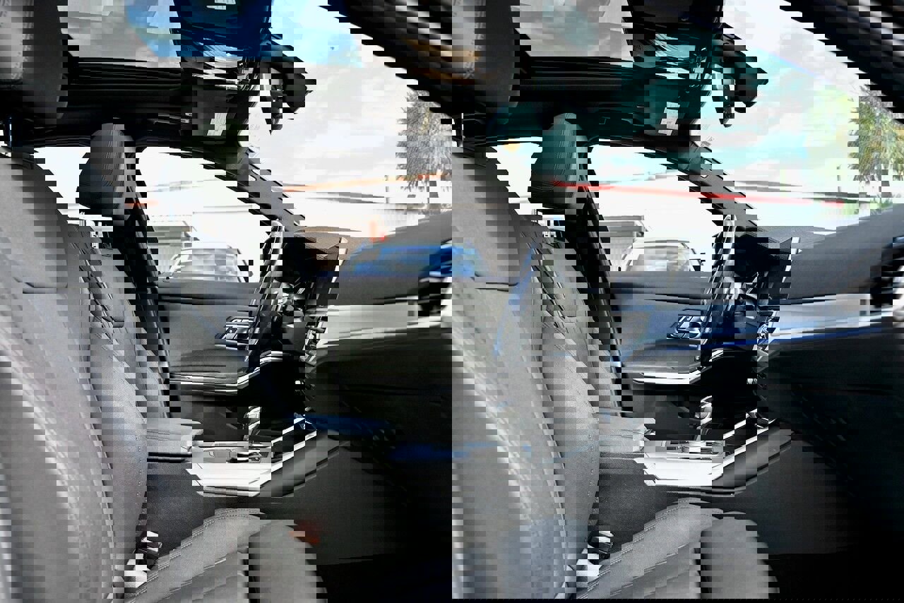 Used 2020 BMW 330i xDrive Sedan w/ M Sport Package image 16