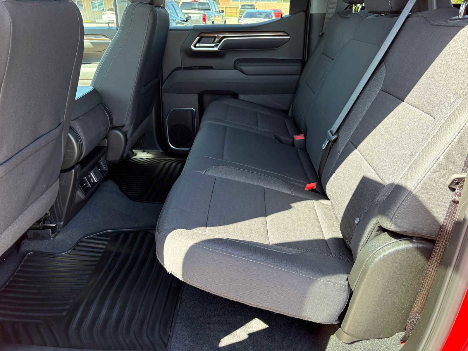 Used 2025 Chevrolet Silverado 1500 LT image 11