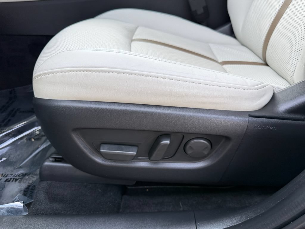 Used 2024 MAZDA CX-90 Plug-In Hybrid w/ Premium Plus AWD/4WD image 10