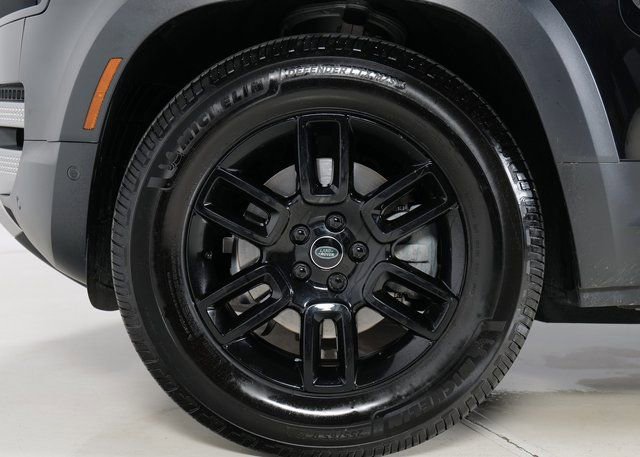 Used 2023 Land Rover Defender 110 S image 9