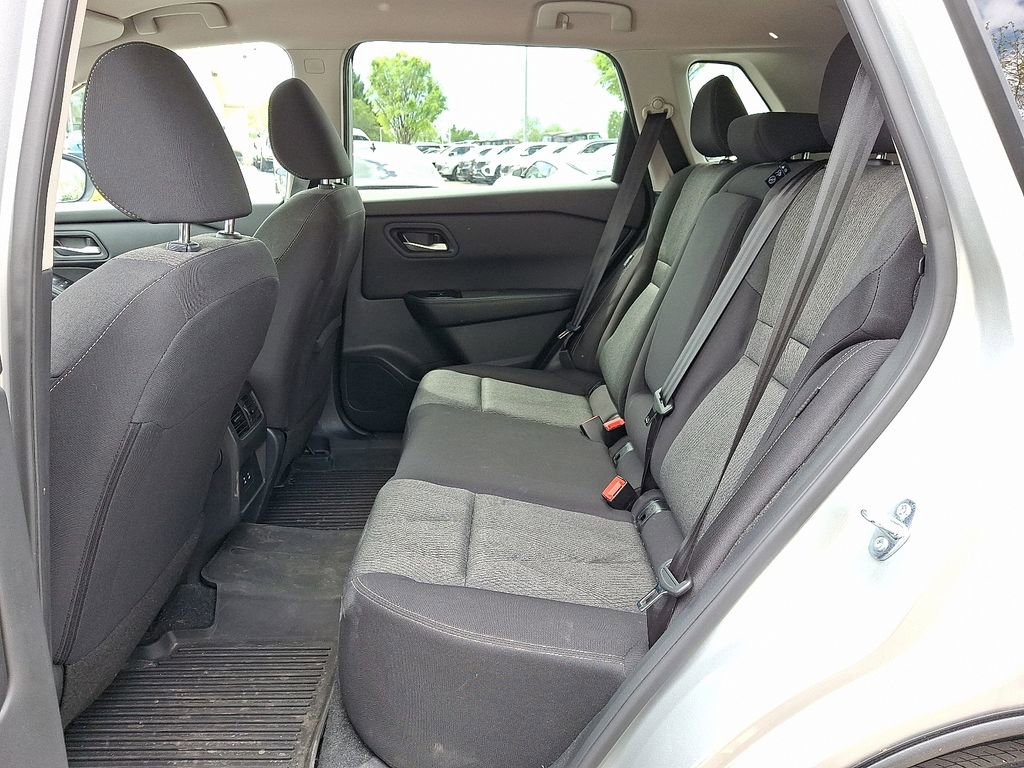 Used 2025 Nissan Rogue SV image 8