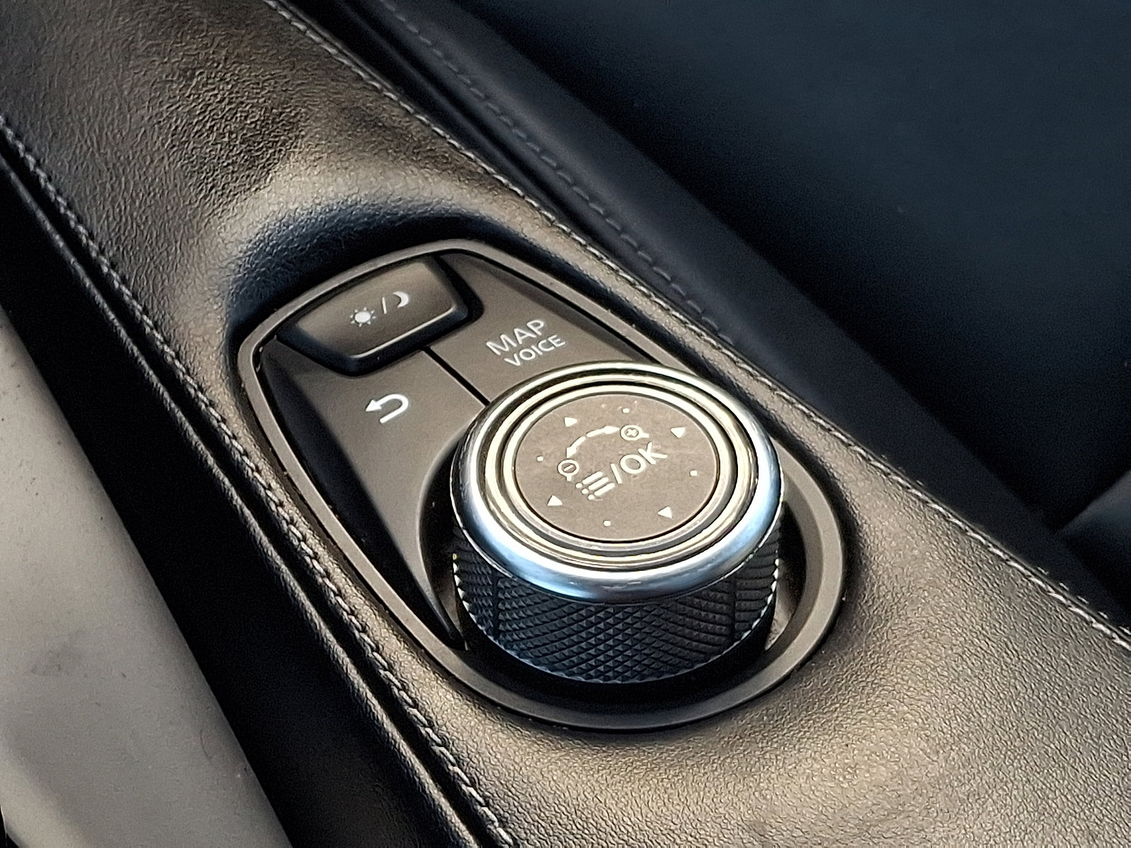 Used 2020 INFINITI QX50 Luxe w/ Navigation Package image 25