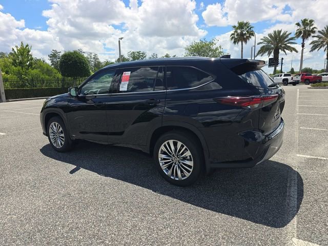 New 2026 Toyota Highlander Platinum AWD/4WD image 6