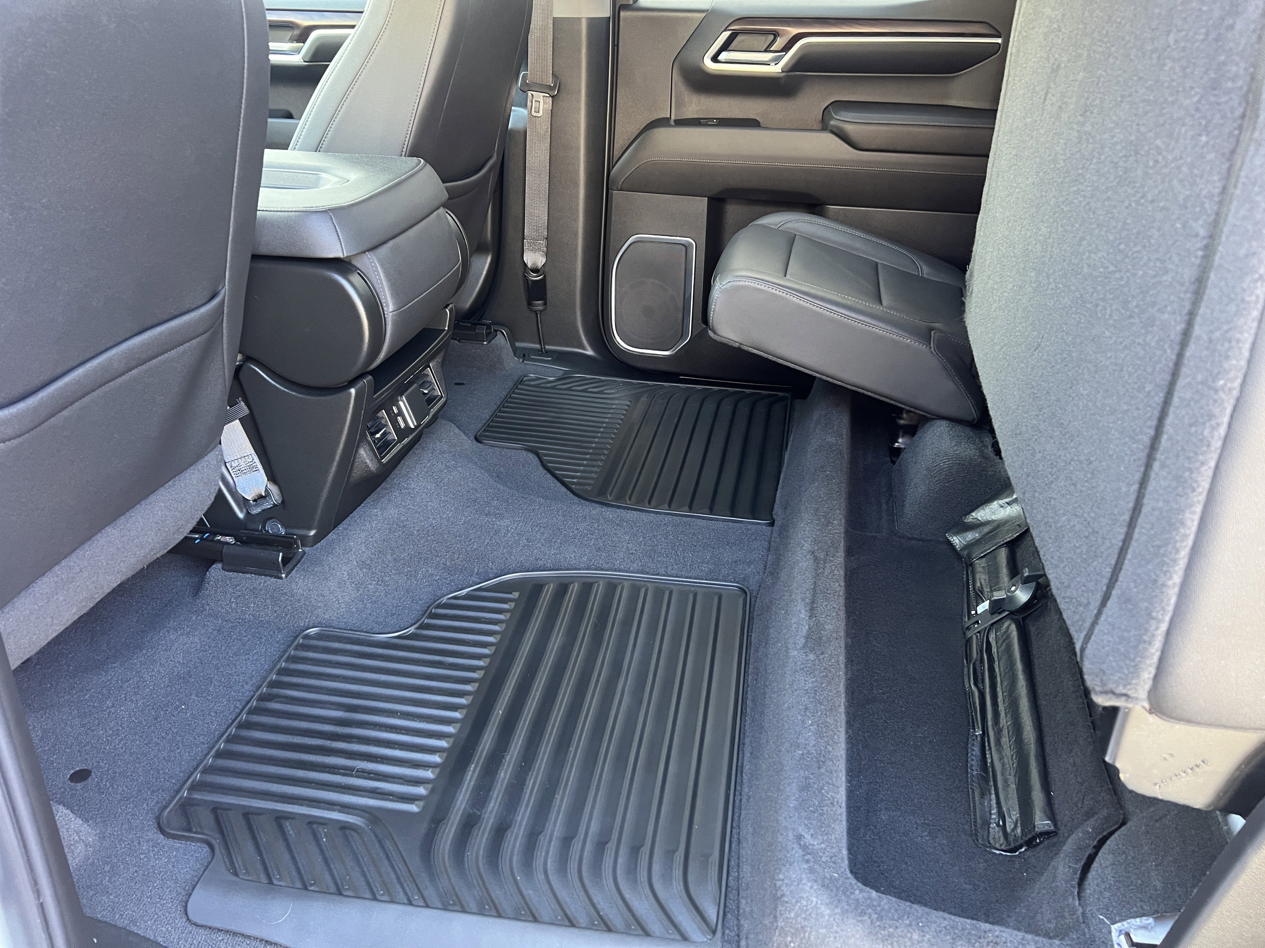 Used 2022 GMC Sierra 1500 SLT w/ X31 Off-Road Package AWD/4WD image 18