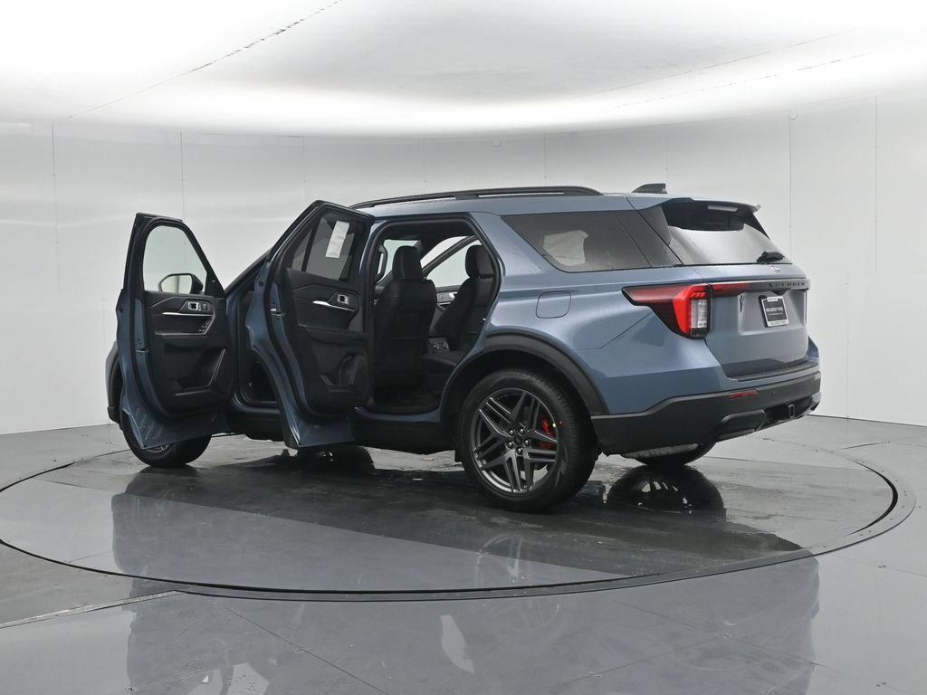 New 2026 Ford Explorer ST-Line w/ ST-Line Street Pack RWD image 34