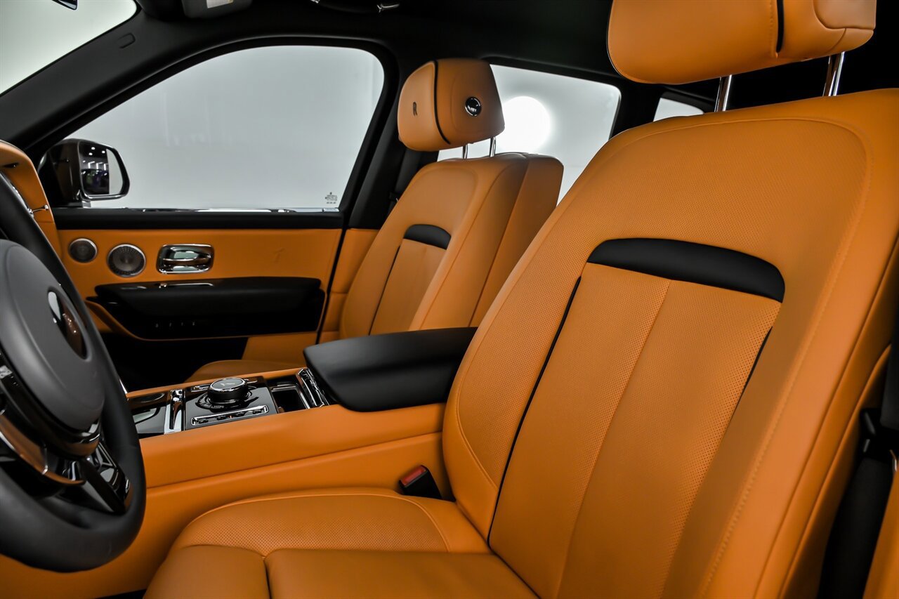 Used 2022 Rolls-Royce Cullinan w/ Dark Exterior Package AWD/4WD image 22