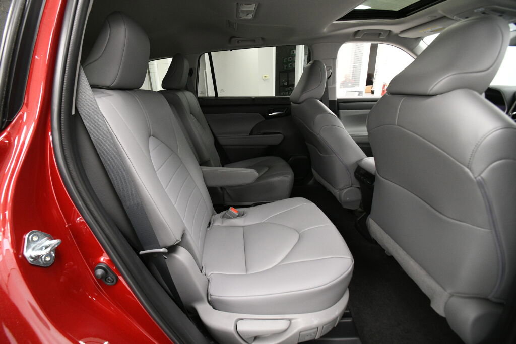 New 2023 Toyota Highlander XLE image 26