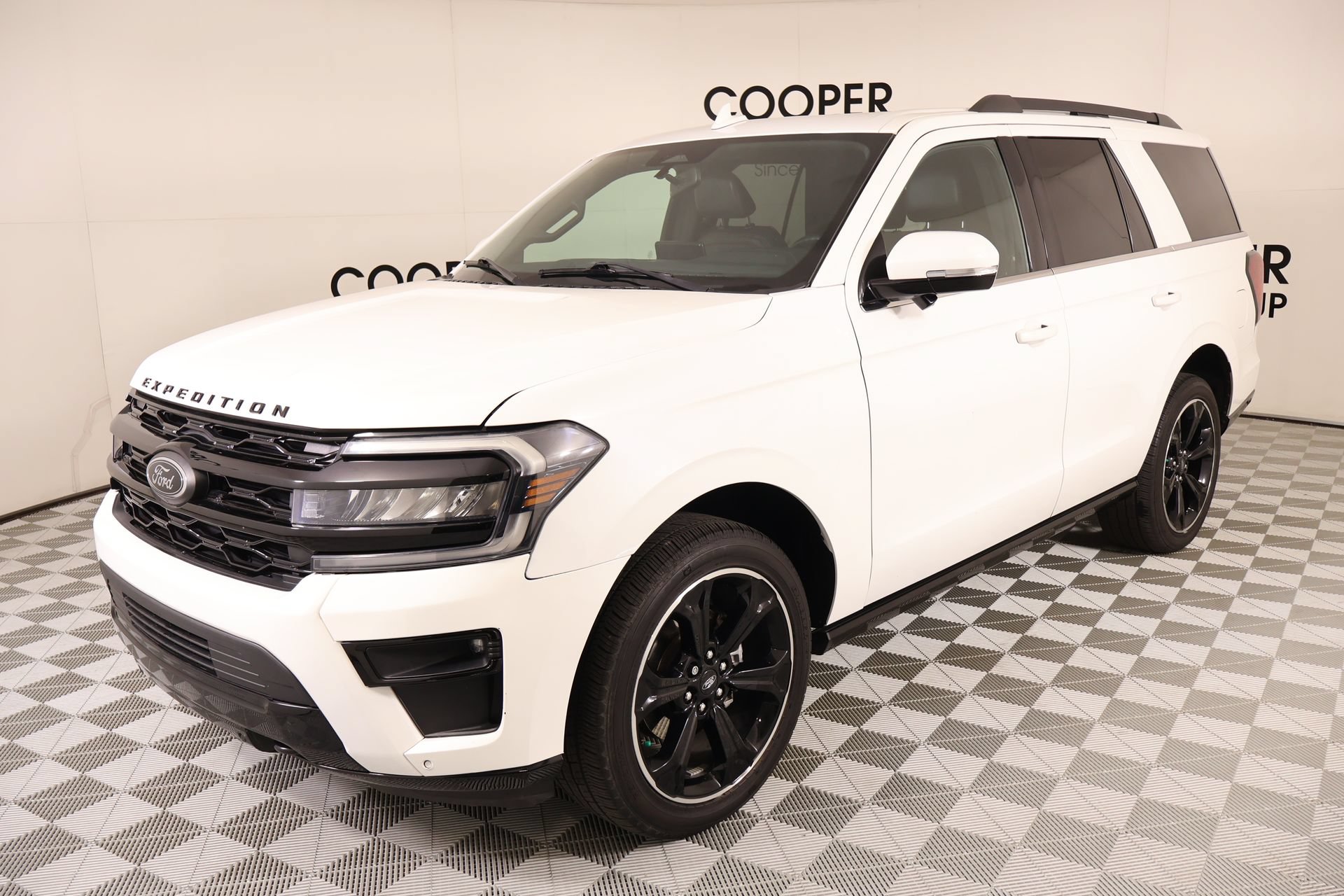 Used 2023 Ford Expedition Limited AWD/4WD image 10