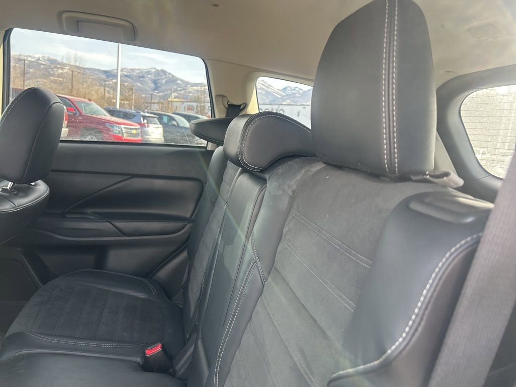 Used 2020 Mitsubishi Outlander SE image 18