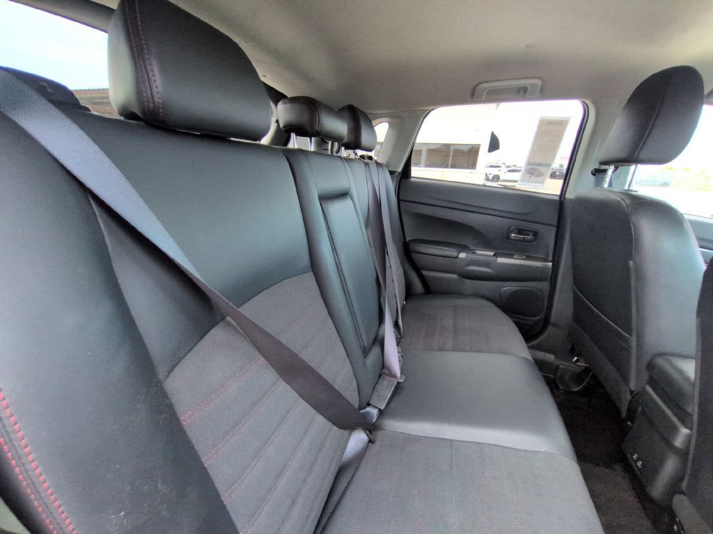 Used 2025 Mitsubishi Outlander Sport SE AWD/4WD image 29