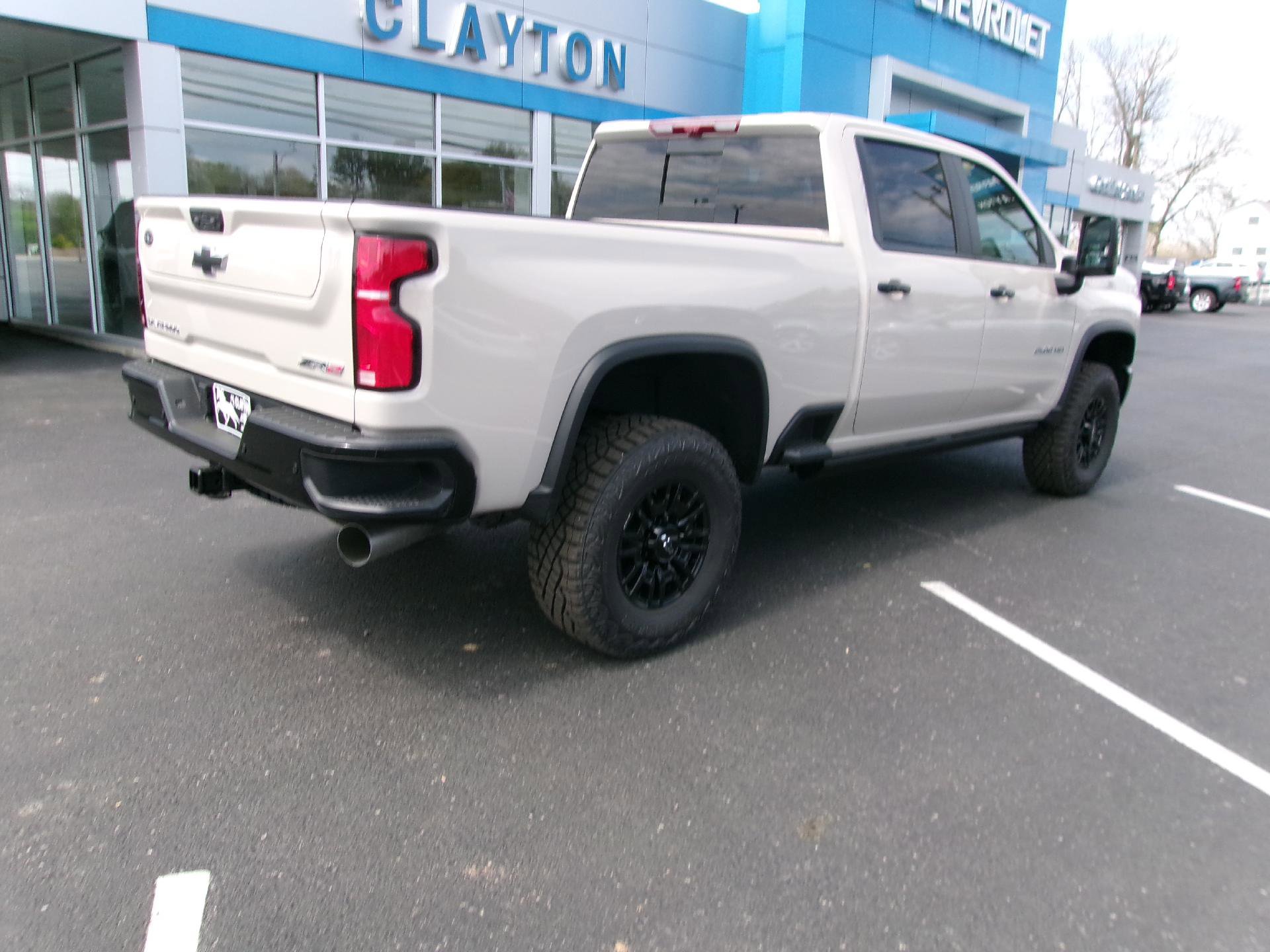 New 2026 Chevrolet Silverado 2500 ZR2 image 3