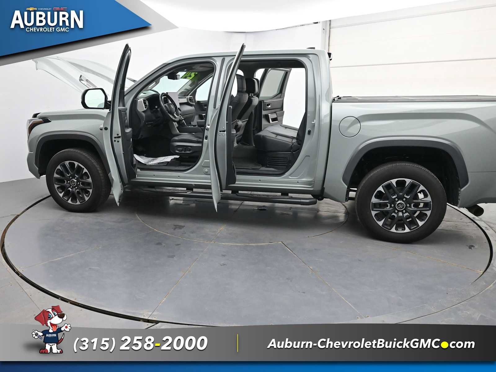 Used 2024 Toyota Tundra Limited AWD/4WD image 37