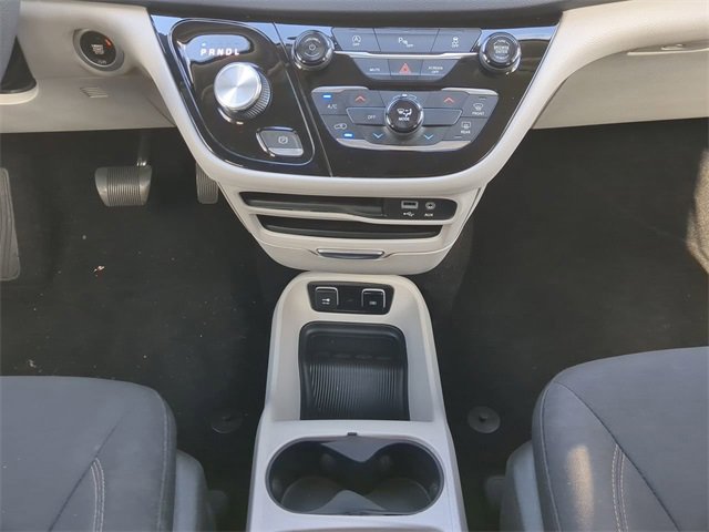 Used 2018 Chrysler Pacifica Touring w/ Tire & Wheel Group image 22