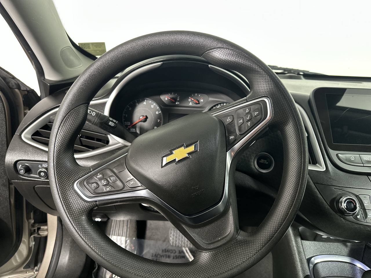 Used 2024 Chevrolet Malibu LT FWD image 5