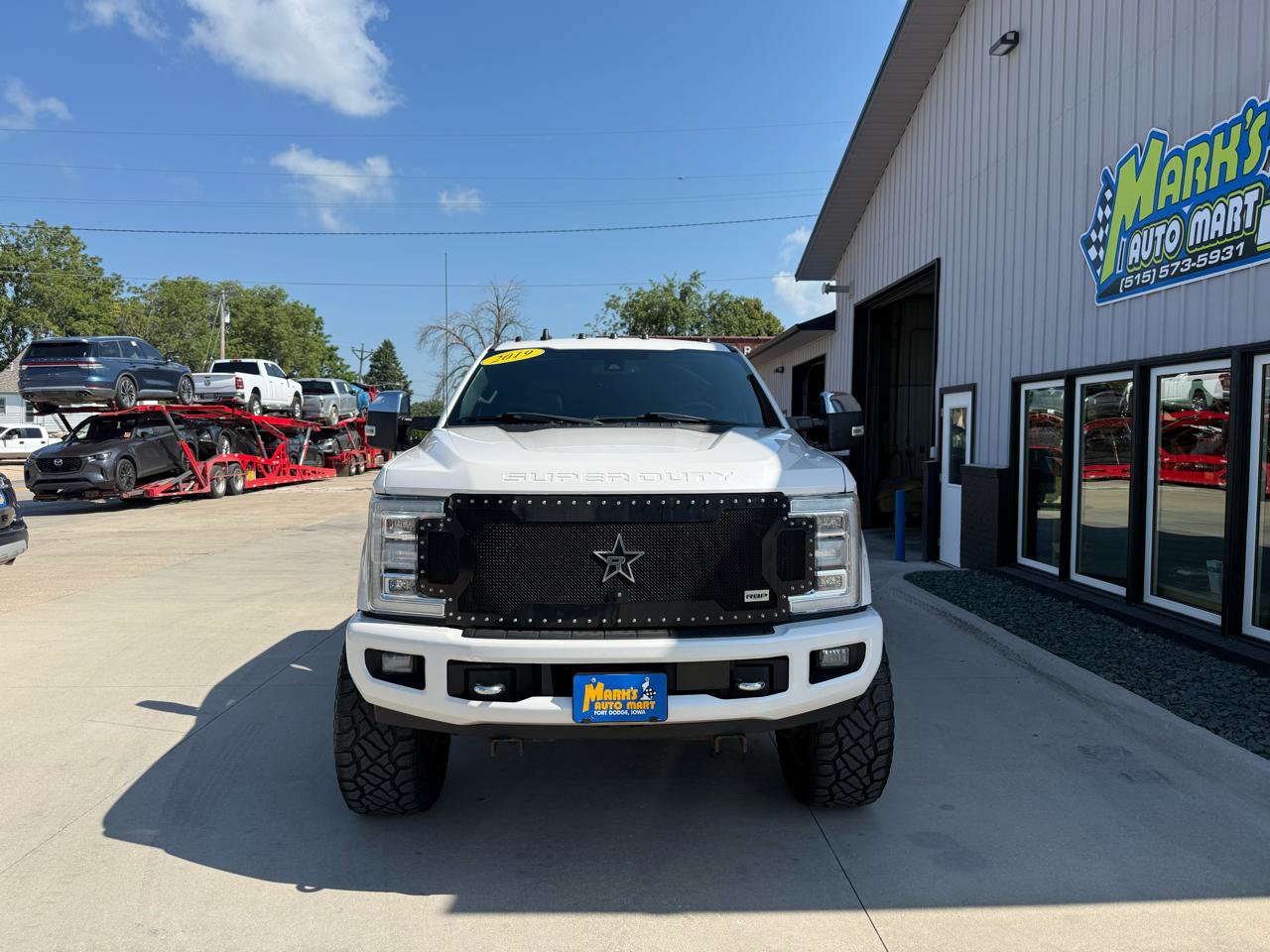 Used 2019 Ford F350 Platinum w/ Platinum Ultimate Package AWD/4WD image 2