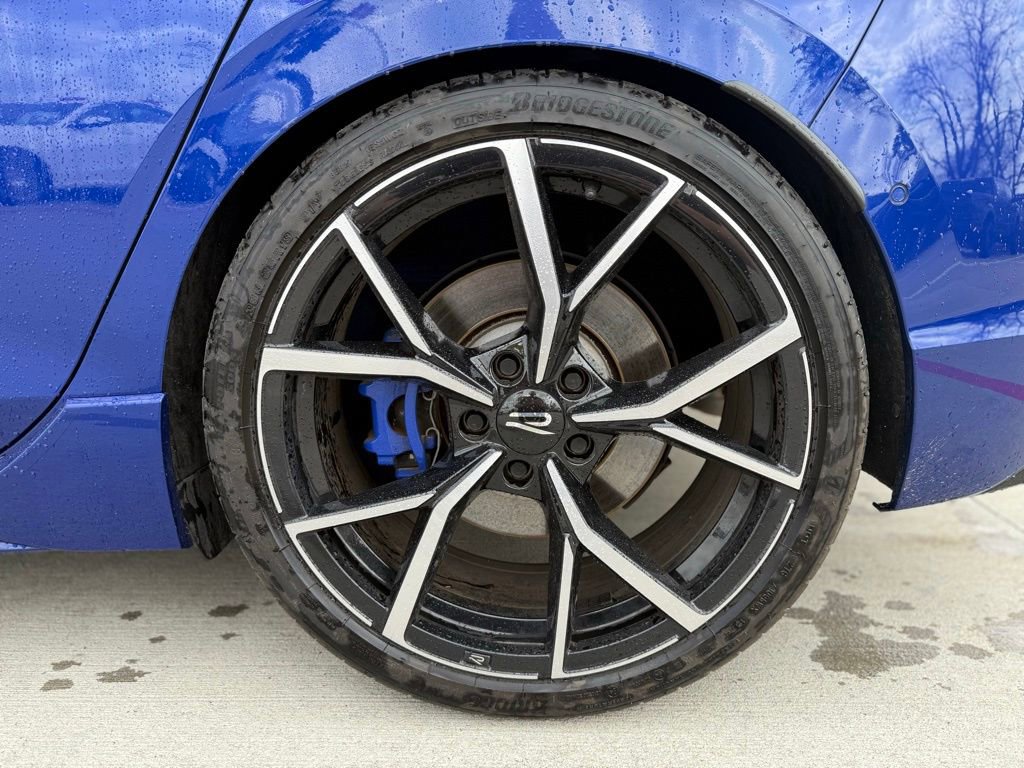 Used 2024 Volkswagen Golf R image 10